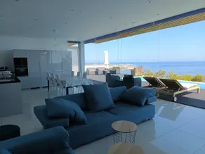 Villa vacation home with sea view - Image 3