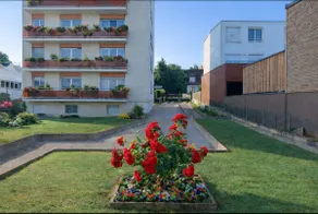 2-room apartment 41 m2 + private parking - Image 5