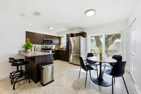 4BR Central Tampa Retreat Private Outdoor Patio - Image 5