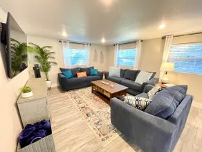 King Suite | Pet Friendly Near Springs & Downtown - Image 2