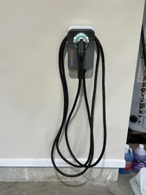 Stoney Creek Cottage Wintergreen w EV Charger - Image 4