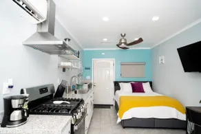 Modern and beautiful studio - Image 2