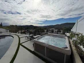 calabasas Home With stunning Views, Pool, and Jacuzzi  - Image 5