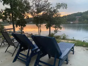 Lakefront Cabin - Image 5