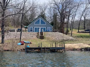 Lakefront Cabin - Image 3