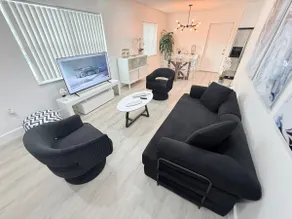 Modern 3/2 House - Wynwood, Brickell, Free Parking - Image 3