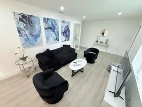 Modern 3/2 House - Wynwood, Brickell, Free Parking - Image 2