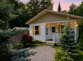 Chalet Charlevoix - near Massif and Mont Ste-Anne - Image 2