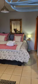 Green chalet, private north-facing bath, heating included, 1.5 hours away - Image 2