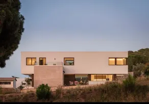 Beautiful design villa with 30m2 swimming pool built'22 - Image 4