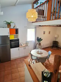 Duplex in the heart of Luberon – close to parking and air conditioning - Image 2