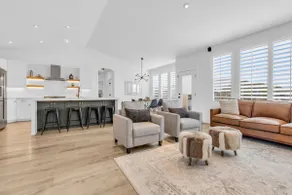 Luxury home with heated swimming pool 15 min from mountains. - Image 3