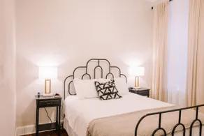 Insta-worthy 2Bd/1Ba Apt | Minutes from Downtown! - Image 3