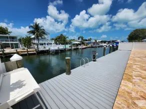3/2 SFH w. Private pool/dockage/quick Gulf access - Image 2