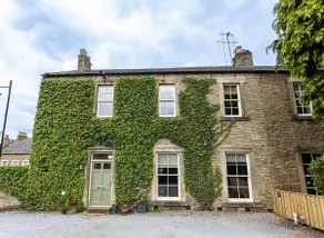 Luxe Apartment in Richmond, North Yorkshire - Image 5