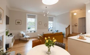 Luxe Apartment in Richmond, North Yorkshire - Image 3