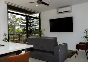 Luxury apartment with parking and swimming pool - Image 4