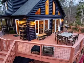 Freshly painted cabin with 3 floors and 3 baths - Image 2