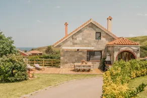 The Costa Quebrada Manor (6 people) - Image 2