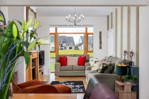 Shannonside - Stylish 5 Bed Marina home & 40ft mooring - Image 2