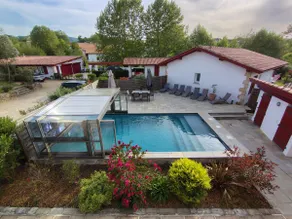 Spacious Renovated 1610 farm-ALL WEATHER Heated Pool-Parking-Walk to town-Pets - Image 5