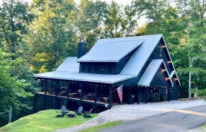 Luxury Secluded Retreat at Wolf Creek Marina - Image 3