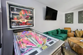 Flats Social Club | City Getaway w/ Hot Tub - Image 4