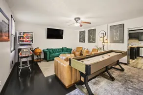 Flats Social Club | City Getaway w/ Hot Tub - Image 2