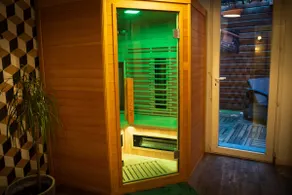 The 8 • Private Sauna & Jacuzzi + Parking - Image 2