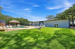 HERITAGE HOUSE- HUGE POOL-ROOFTOP-PICKLE-BALL COURT-ARCADE-HOT-TUB - Image 5