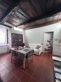 Il Sasso apartment in the historic center - Image 4