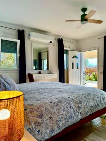 Bungalow in a Vineyard - Image 5