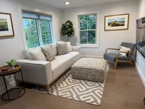 Newly Renovated Waterfront home on Round Pond - Image 2
