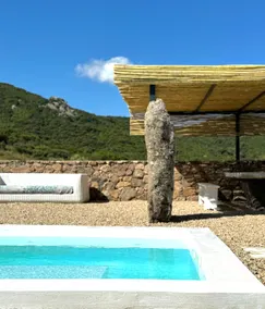 Country house with pool - Image 4