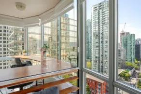 Astonishing Coal Harbor 1-Bedroom Condo With View - Image 3