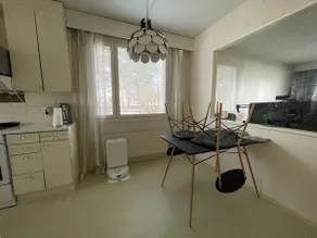 First-floor studio, free parking - Image 4