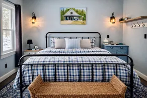 King Bed~Cedar soaking Hot Tub~5min walk to Beach~No Cleaning Fee - Image 3