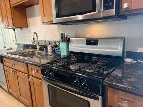 Family home in Davis Manor 3 bedroom-pets welcome - Image 3
