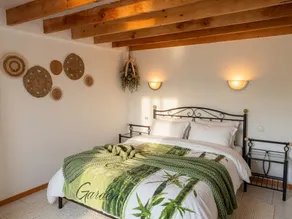 Peaceful chalet in the heart of the forest - Image 3