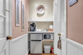 LAKE LOVE quaint 1 bedroom, private entrance - Image 2