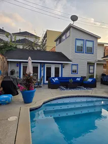 Montrose Oasis /Private Pool - Image 2