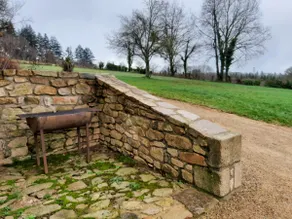Country house with large garden - Image 5