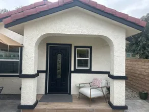 Adorable 1 bedroom guest with patio - Image 2
