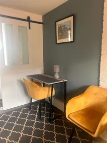 Self-contained double ensuite & private entrance - Image 2