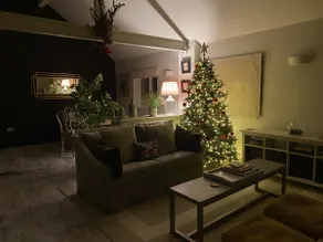 Beautiful open plan accommodation to 1st floor. - Image 2