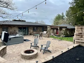 Secluded Hilltop Cottage- Rekindle the 🔥(Hot Tub) - Image 4