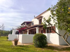 Authentic & spacious Villa with amazing pool - Image 5