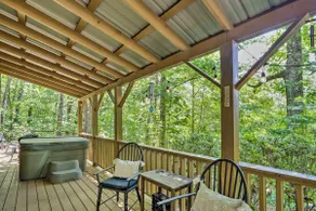 'Bumblebee Cottage' Murphy Retreat w/ Hot Tub - Image 2