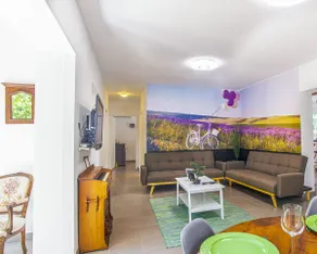 104 m² Villa - Pool, Spa & Garden - Image 3
