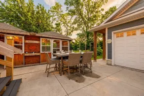 Lake View Home | Close to Beach | Fire Table- - Image 2